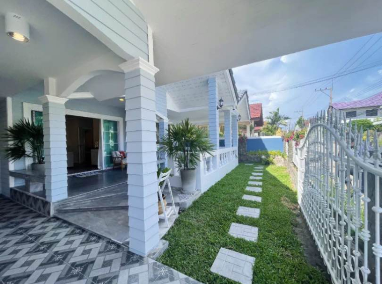 East Pattaya 4BR House (S0945) – property for sale & rent in Pattaya