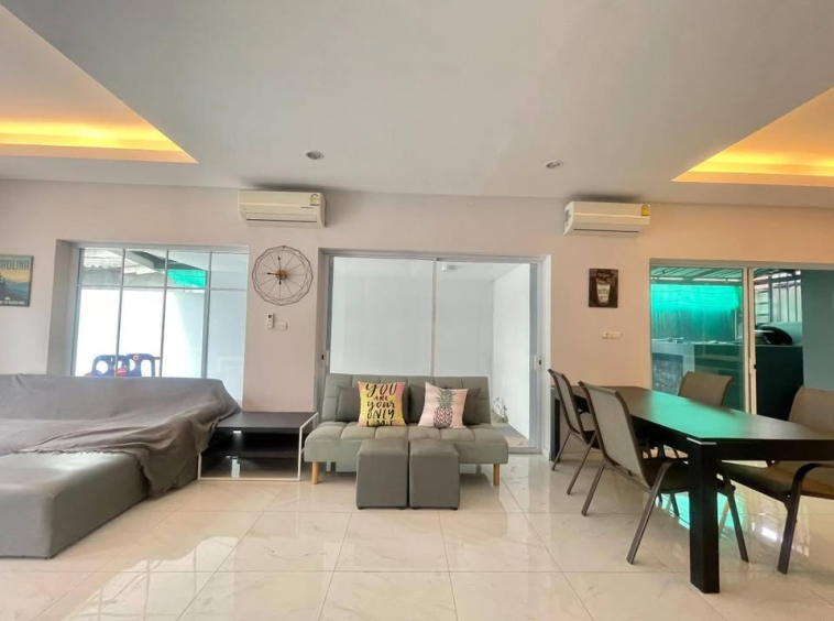 Winston Village East Pattaya 4BR Pool Villa (R9079) – property for sale & rent in Pattaya