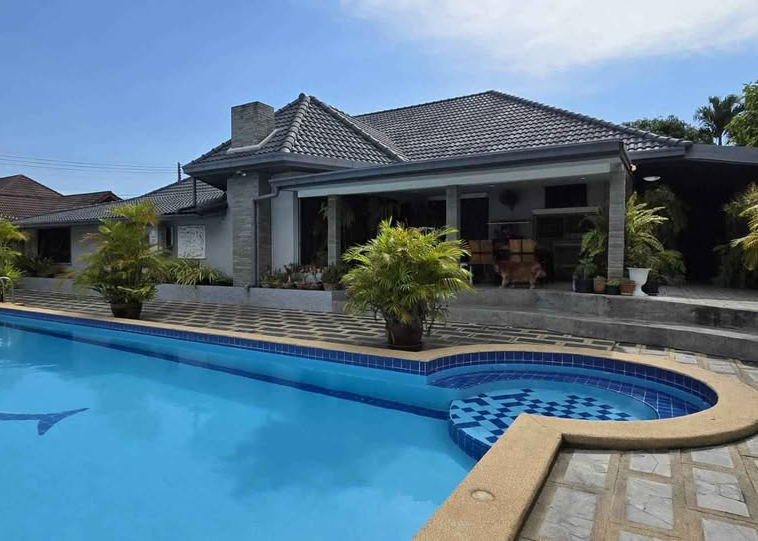 East Pattaya/Soi Sutawat 3BR Pool Villa (S054) – property for sale & rent in Pattaya