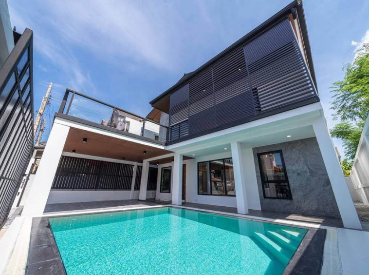 Thepprasit Road 6BR Pool Villa (S069) – property for sale & rent in Pattaya