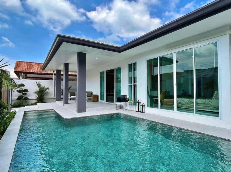 Eakmongkol Village Thepprasit 4BR Pool Villa (R9081) – property for sale & rent in Pattaya