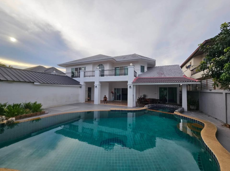 East Pattaya 4BR Pool Villa (R9075) – property for sale & rent in Pattaya