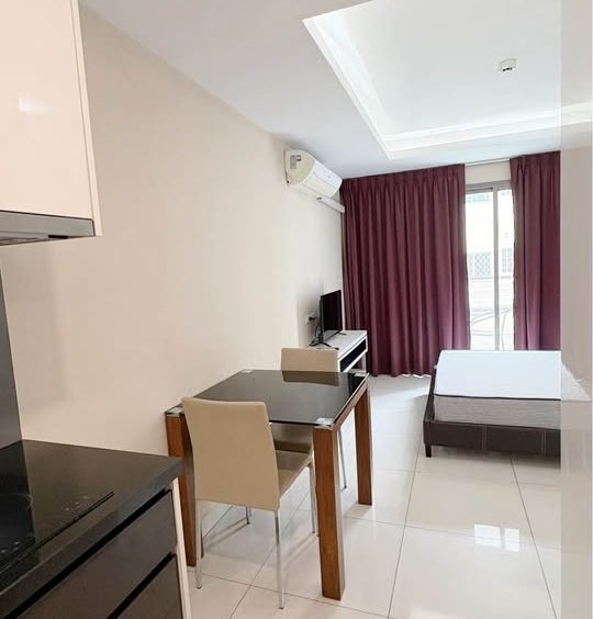 Water Park Condo Pratumnak 1BR Condo (R9098) – property for sale & rent in Pattaya