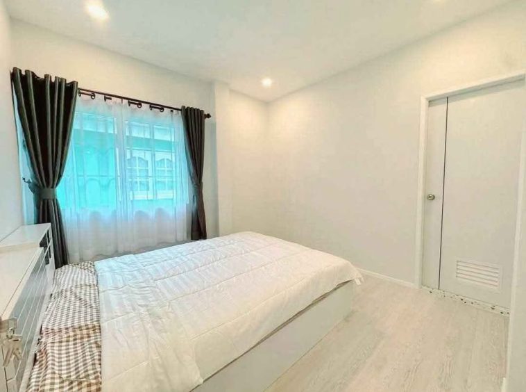 Near Krating Lai Beach 4BR House (S9174) – property for sale & rent in Pattaya