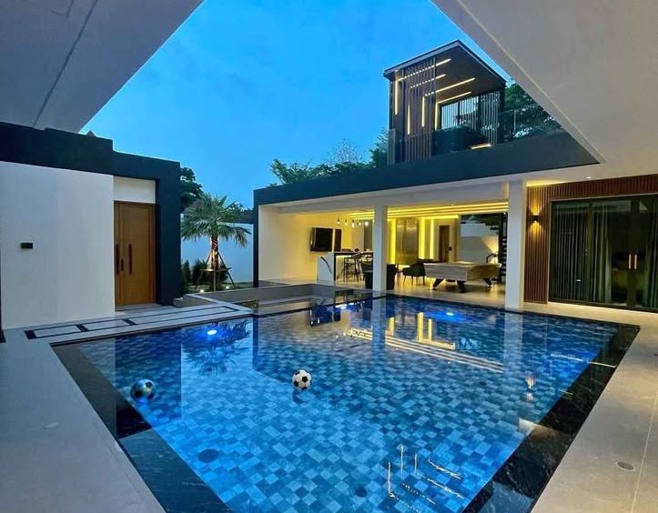 Jomtien 7BR Pool Villa (S9182) – property for sale & rent in Pattaya