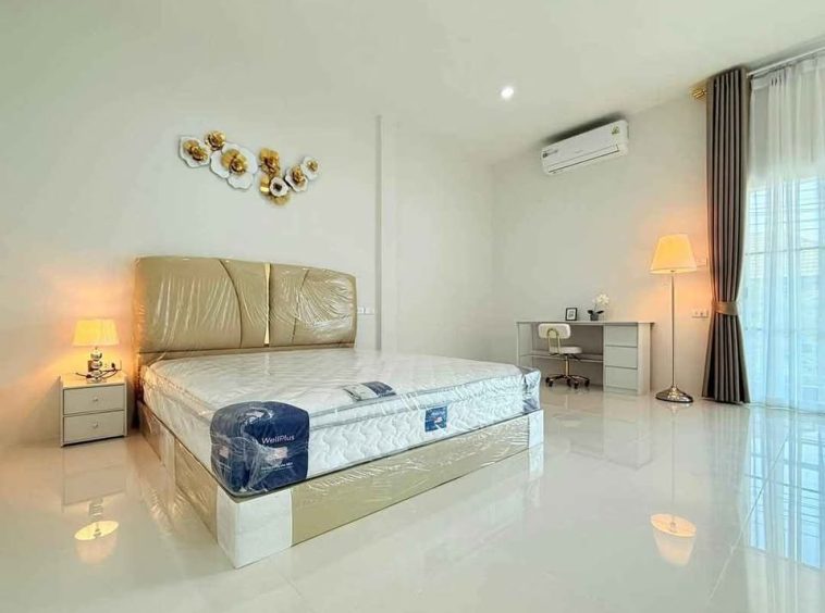 East Pattaya/Soi Pornprapanimit 18 2BR Townhouse (S9252) – property for sale & rent in Pattaya