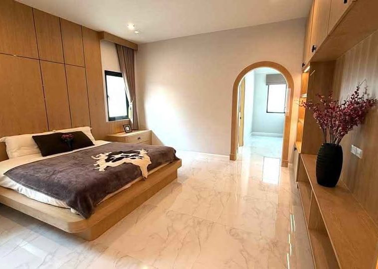 East Pattaya/Pattanakarn Road 4BR Pool Villa (S9376) – property for sale & rent in Pattaya