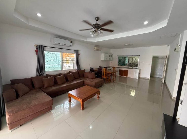 Raviporn Village East Pattaya/Nern Plub Wan 2BR House (R9384) – property for sale & rent in Pattaya