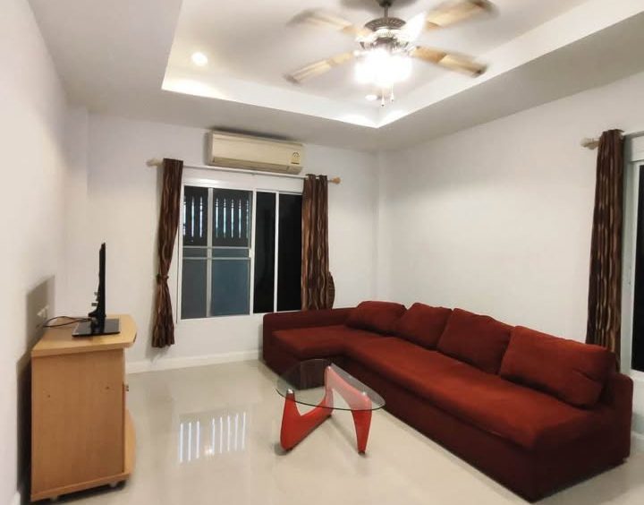 East Pattaya/Nong Hin 5BR House (R9301) – property for sale & rent in Pattaya