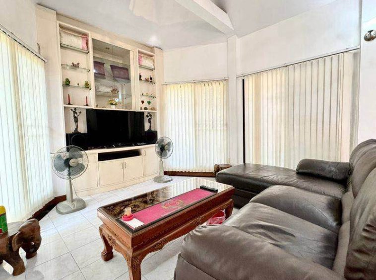 Pattaya Hill Village 1 East Pattaya/Khao Noi 3BR House (R9244) – property for sale & rent in Pattaya