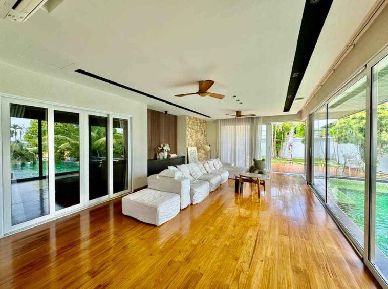 Siam Royal View East Pattaya/Khao Talo 5BR Pool Villa (R9310) – property for sale & rent in Pattaya