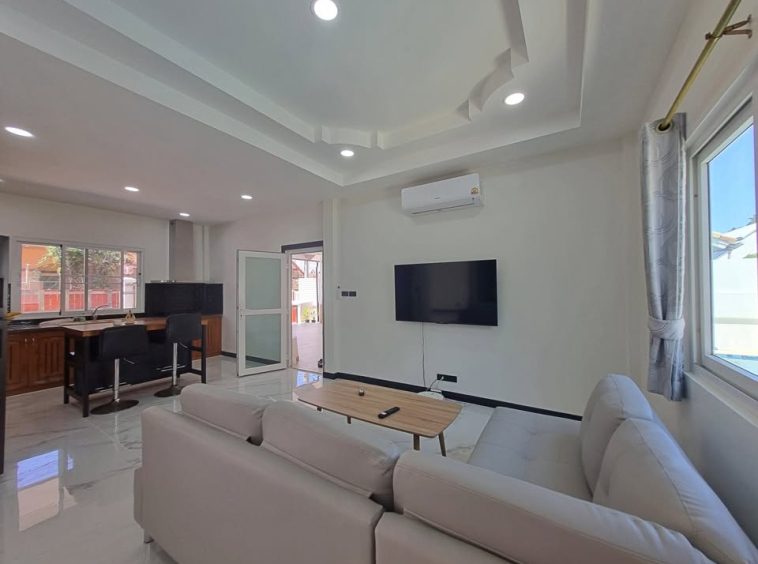 Chaiyapruek 2 4BR Pool Villa (R9293) – property for sale & rent in Pattaya