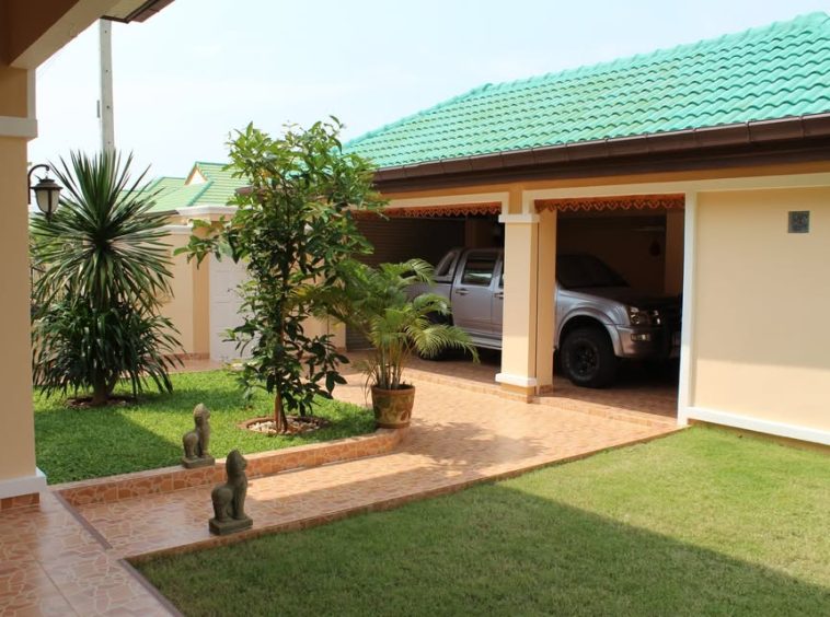 Pornthep Garden Ville 3/1 East Pattaya 3BR House (S9452) – property for sale & rent in Pattaya